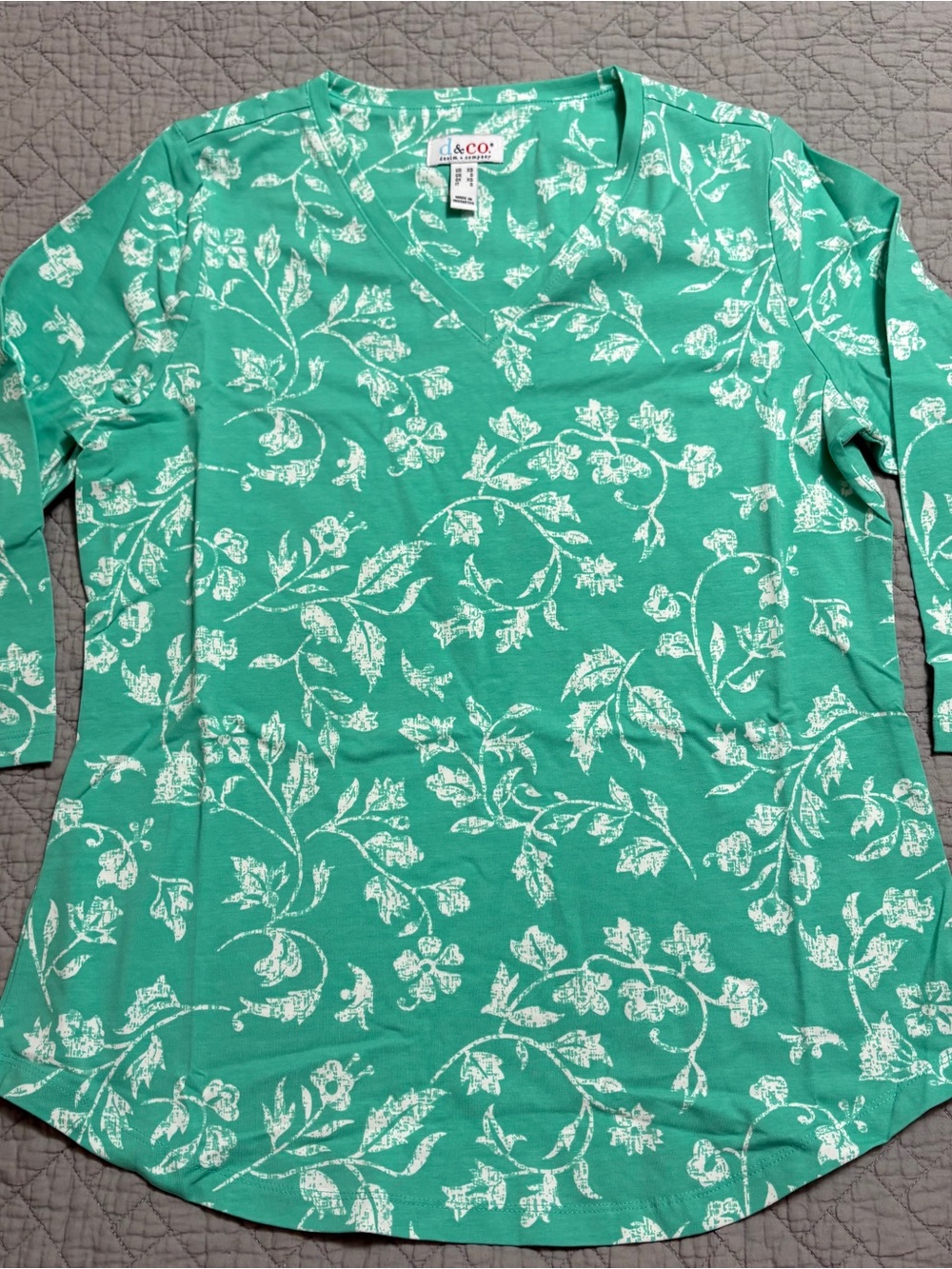 Denim & Co. Floral Printed 3/4 Sleeve V-neck Top Green XS A274350